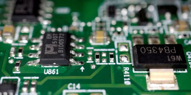 China Quietly Rolls Back Retaliatory Tariffs on US-Made Semiconductors