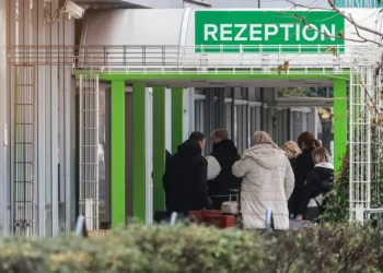 Germany to Turn Back Undocumented Migrants at Borders, Interior Minister Confirms