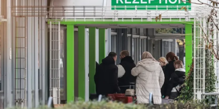 Germany to Turn Back Undocumented Migrants at Borders, Interior Minister Confirms