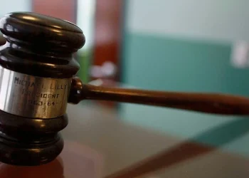 Former Postal Worker Sentenced for Stealing $1.9 Million in Business Checks in Bank Fraud Scheme